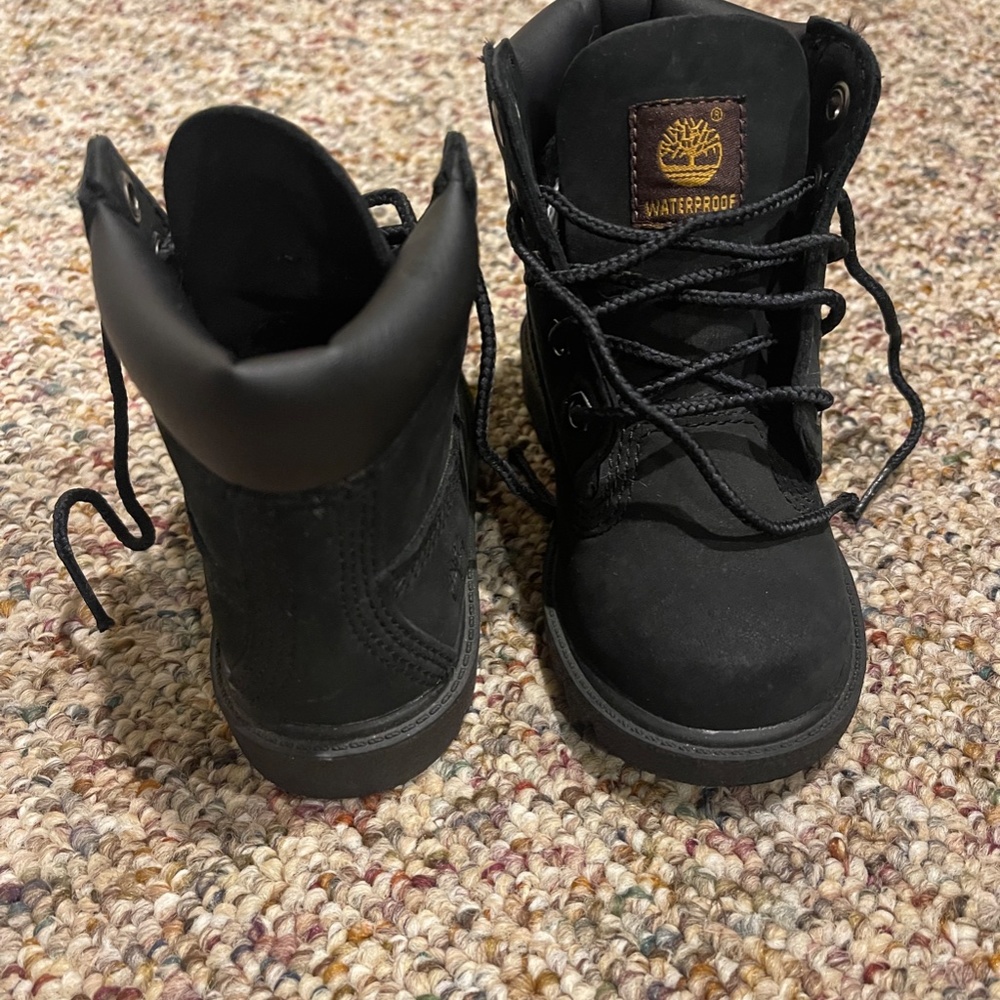 Timberland Waterproof Suede Toddler Boots - Picture 4 of 5